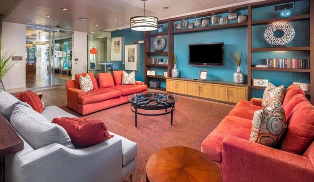 Spacious 3-Bed, 2-Bath Apartment Near NRG Stadium in Houston