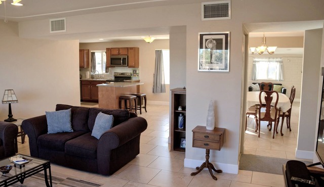 Spacious 4 bedroom/2 bath house in Menlo Park near downtown Tucson