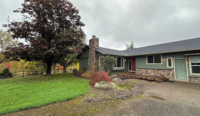 Spacious 4-bedroom home centered in the countryside only 6 minutes from downtown in Eugene
