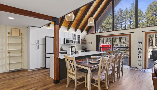Spacious and Modern Pet-Friendly Chalet in the Pines—perfect for large groups! in Pine