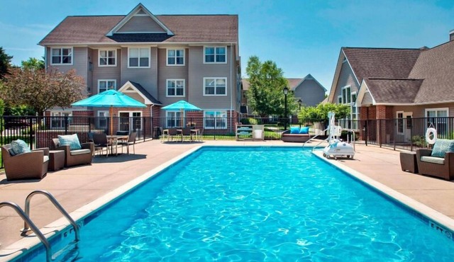 Spacious Good-Value Accommodation! Outdoor Fireplace | Pet-Friendly in Bethlehem