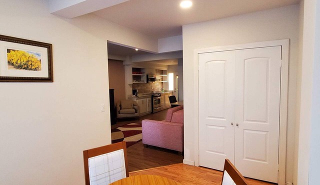Spacious & modern 1 bedroom apartment by the bullring