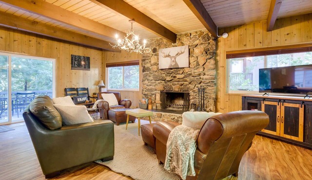 Steps to Lake Arrowhead: Cabin w/Full Lake Access