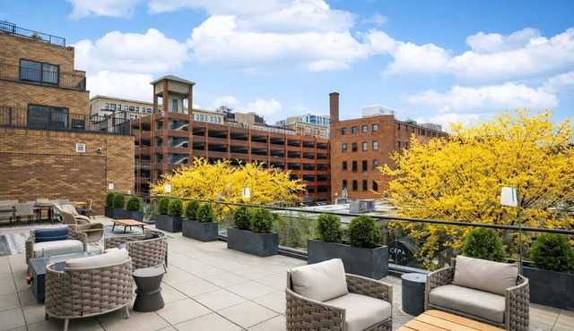 Studio to Downtown w Rooftop in Cincinnati