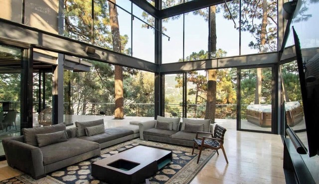Stunning Glass House in Avandaro Forest w/Hot Tub