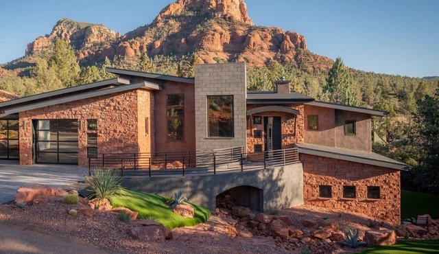 Stunning New Modern Getaway