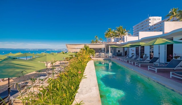 Suites at Sapphire Ocean Club