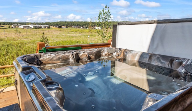 Summer Retreat, Dog Friendly, Fenced Yard, Hot Tub, Game Room, Fire Pit