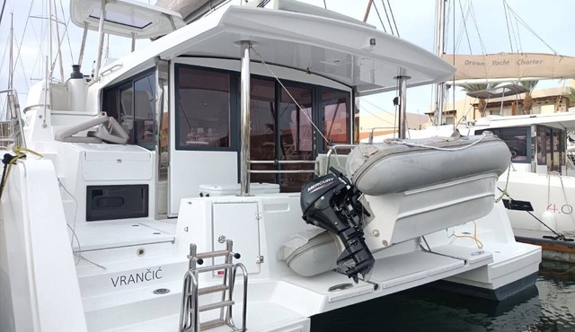 Sun-Kissed Sailing in Mar de Cortez: A Baja California Sur Beach Experience
