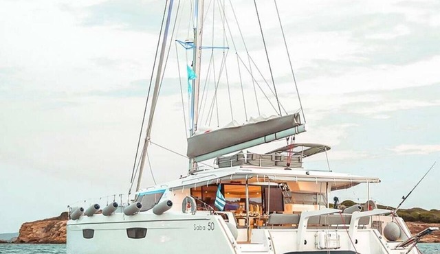 Sun-Kissed Sailing in Mar de Cortez: A Baja California Sur Beach Experience