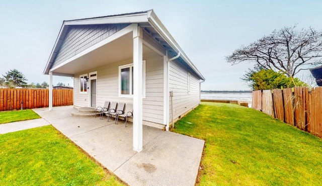 Sunset Beach House in Coos Bay