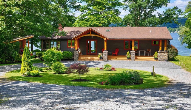 Sunset Point:"Upscale Keuka Lakehouse, Walk To Keuka Springs Winery!" in Penn Yan