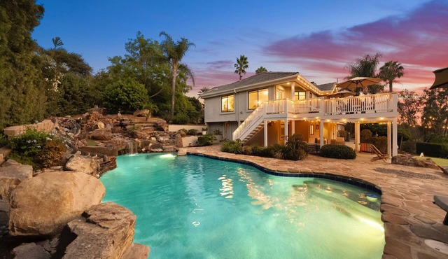 Sunset Ridge: Heated Pool Spa Zen Path Views EV Golf Family Friendly in Fallbrook