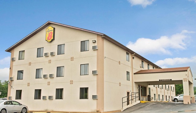 Super 8 by Wyndham Eureka/Six Flags Nearby in Eureka