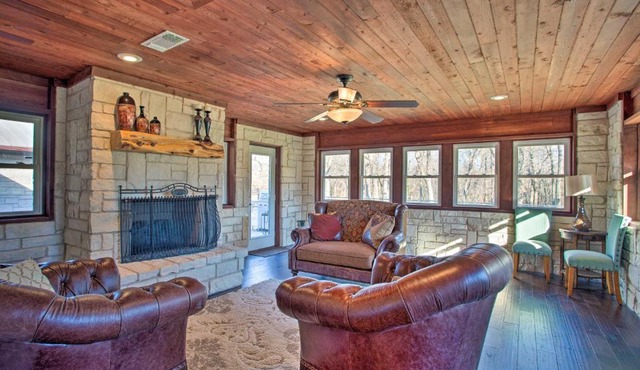 Texas Abode with Pool about 25 Miles to Lake Texoma! in Savoy