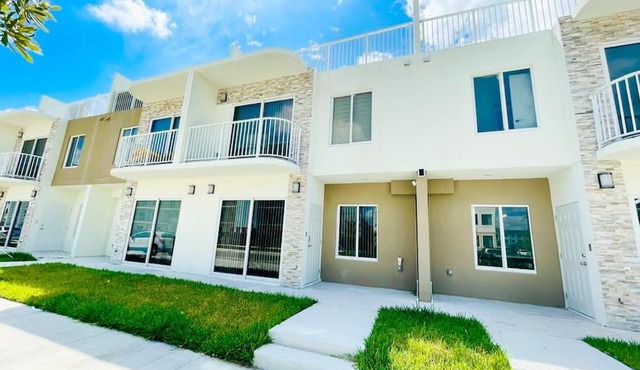 Thanksgiving Promo SKY TERRACE 3 FLOORS NEW Home BY MIA! in Naranja