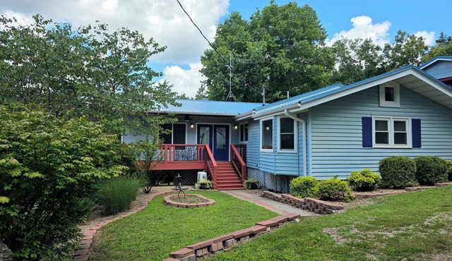 The Blue Heron Retreat - Lake Views, Party Perch & Dock Access with boat parking in Hermitage