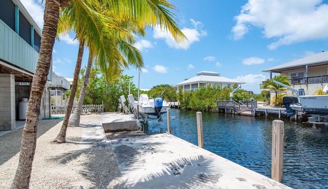 The Hideaway: Lose Yourself At This Recently Decorated Canal Front Home on Big Torch Key, Dockage! in Summerland Key