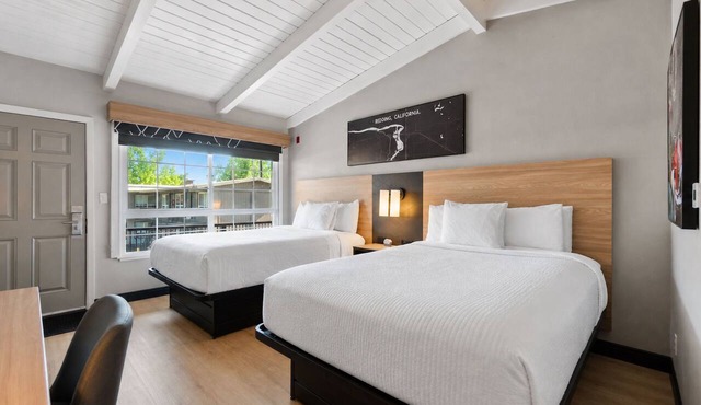 Thunderbird Lodge in Redding
