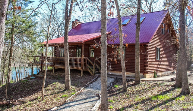 Timber Cove Cabin - a relaxing lakeside retreat in Pittsburg