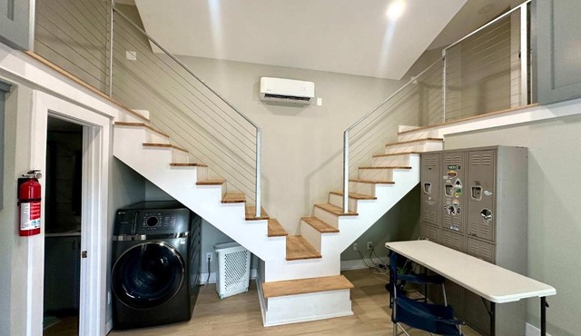 Tiny Private Room #4 in Shared 5BR House with Other Guests in Austin