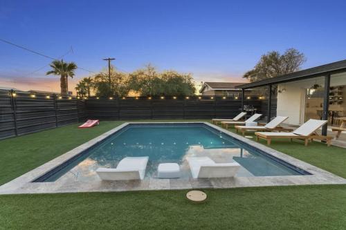 Tulum Themed Scottsdale Gem with Pool Fire Pit in Scottsdale