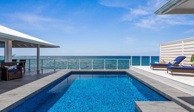 Turtle Rock - Ocean Front Cottage with pool in Kailua Kona