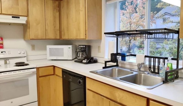 TWO side-by-side dwellings for your giant group in Corvallis