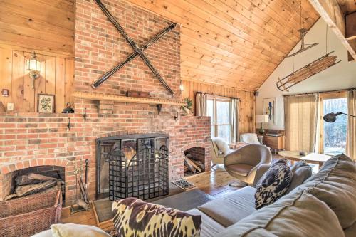 Upscale Montgomery Cabin, Near Jay Peak Resort! in Montgomery