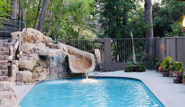 Vacation Premium home with pool + spa