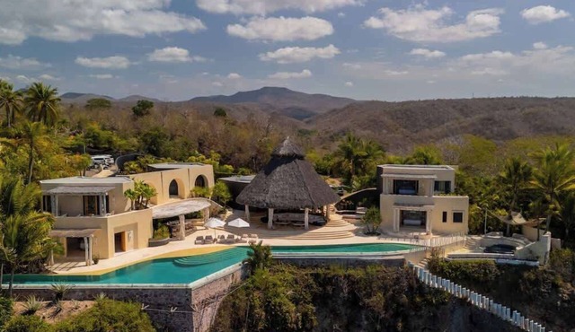 Villa en Acantilado con Alberca Infinita y Chef