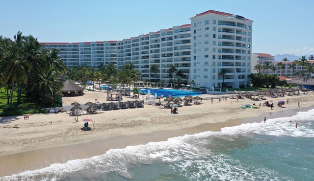 Villa Magna 234A Stylish 3 Bedroom Beachfront Condo Nuevo Nayarit Neighborhood