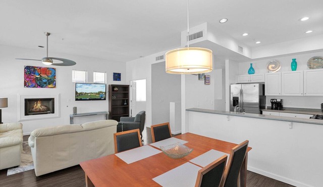 Waterfront-Amazing View w Fireworks, Private Gated, Family Friendly, Pet Friendly