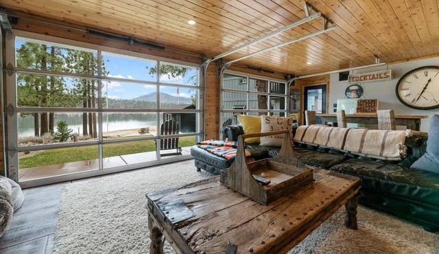 Waterfront. Gameroom, Dock in water. Spa. Firepit.