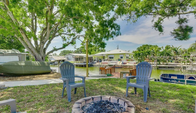 Waterfront Okeechobee Getaway w/Backyard Dock! in Okeechobee