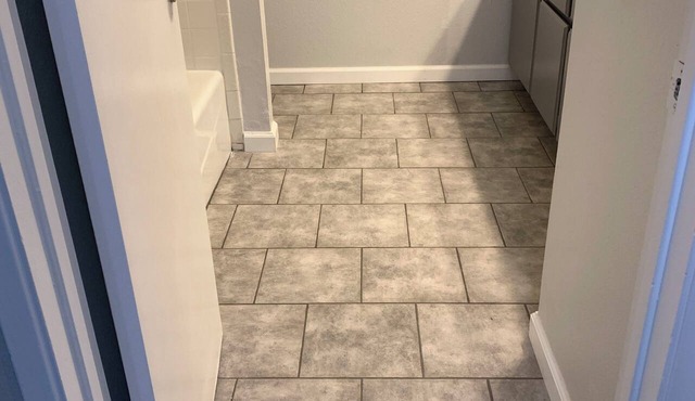 Wonderful, Optionally Furnished 3-bedroom apartment for Medium-Term rental. in Bakersfield