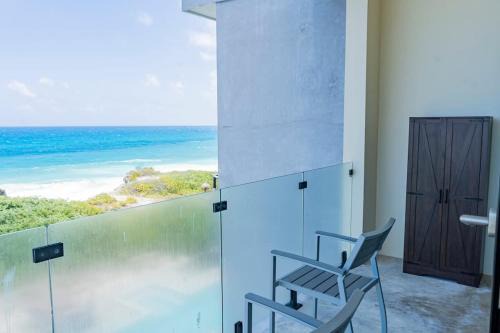 Yaxche Ocean View by Andiani