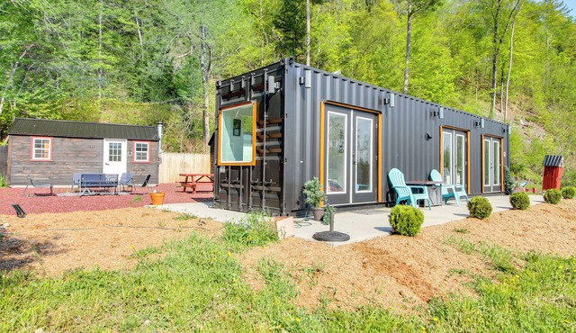 Zen Box Farm Eco Retreat Compound for Family Fun in Castleton