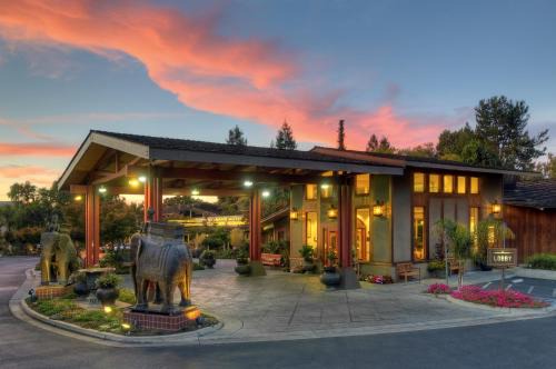 Dinah Garden Hotel 