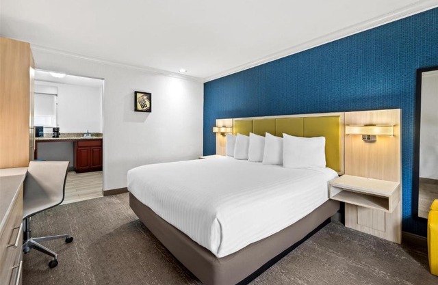 Surestay Hotel 