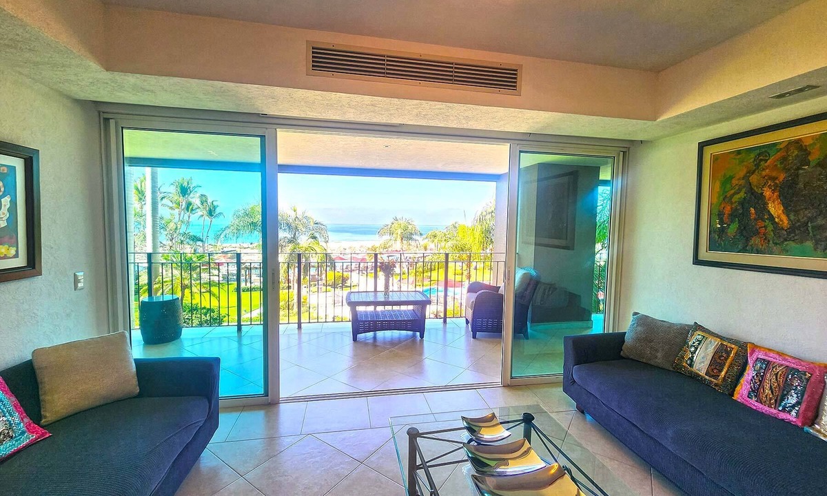 Olimpica Condo | Beachfront Grand Venetian condo