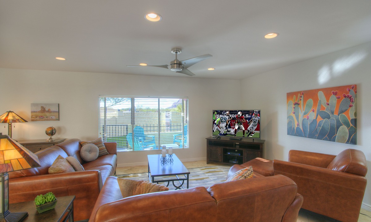 Scottsdale House | Modern Renovated Gem- Scottsdale Townhome w/Pergola- Near Old Town & Papago Park