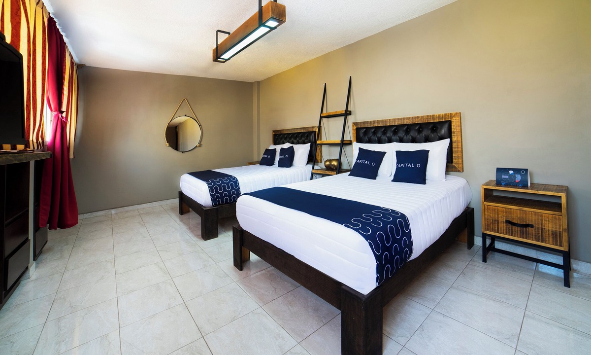 Celaya Hotel | Capital O Hotel Diez