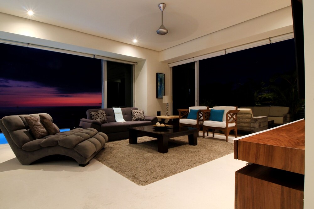 Romantic Zone Condo | Five Bed Luxury Penthouse with Private Heated Infinity Pool
