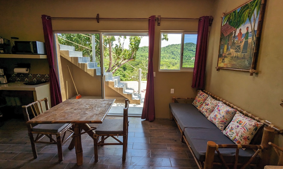 Zihuatanejo Bed & Breakfast | Casa Arcoiris Zihuatanejo
