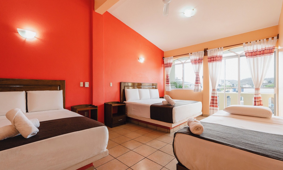 Crucecita Hotel | HOTEL CASA PALMARES