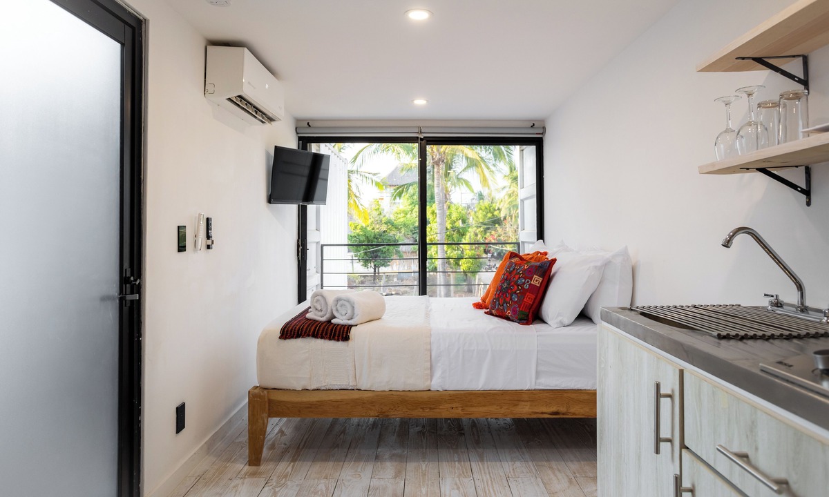 Los Tamarindos Hotel | EssentialPXM Arkitainer ResidentialLofts