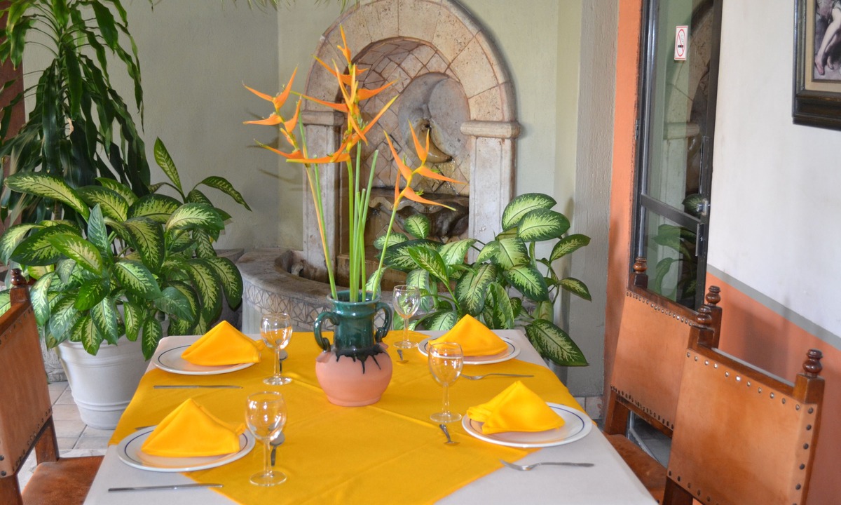 Tecoman Hotel | REAL HOTEL
