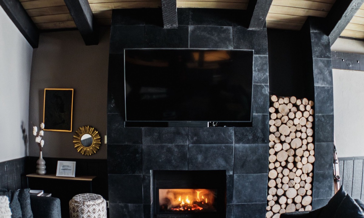 Mammoth Lakes Condo | Canyon Lodge CHAMONIX Condo. Minutes Walk From Lifts.