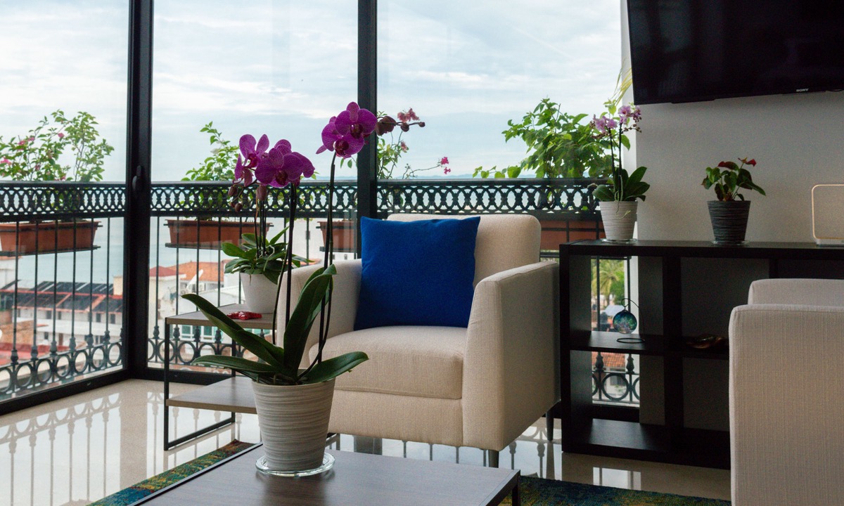 Romantic Zone Condo | Luxury Oceanview Condo, floor to ceiling windows